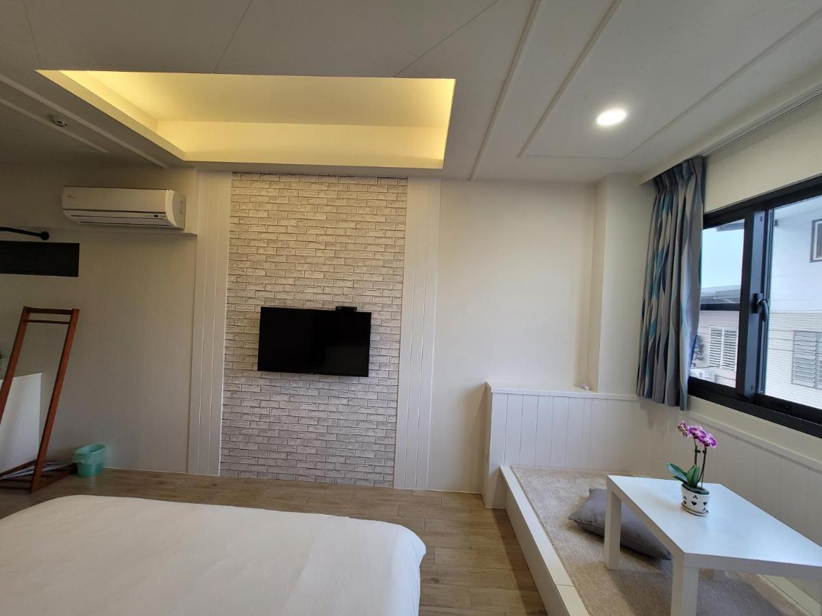 渡小夜電梯民宿 Yilannight B&B Wujie Eksteriør billede