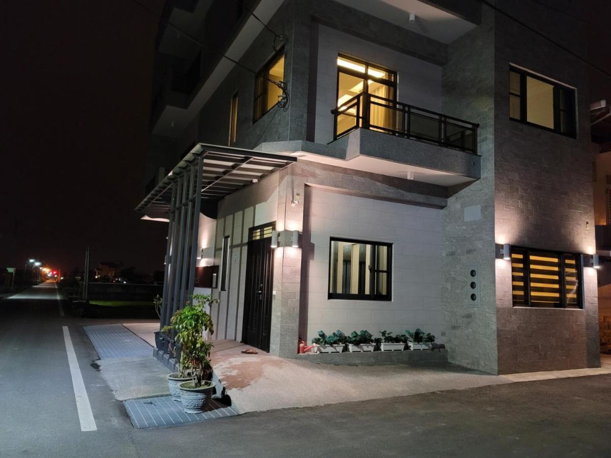 渡小夜電梯民宿 Yilannight B&B Wujie Eksteriør billede